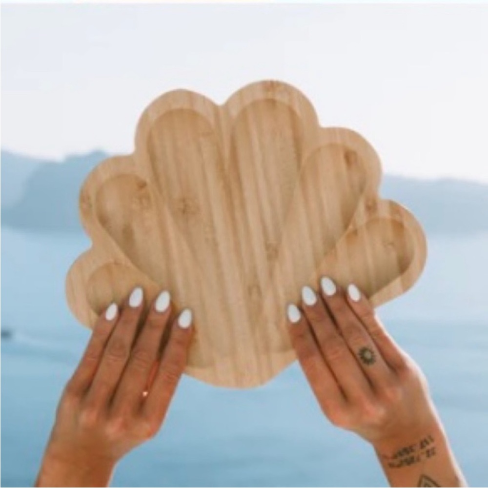 Beachly The Bombshell Catchall Tray SHELL Exclusive Wood NEW w STORAGE BAG POUCH